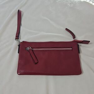 Andrew Marc /Marc New York Genuine Pebbled Leather  Red Wristlet GUC ‎  no strap